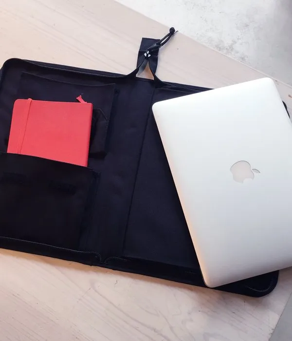 DESCENDANT/BRIEFCASE HAND BAG. RIDE BAG