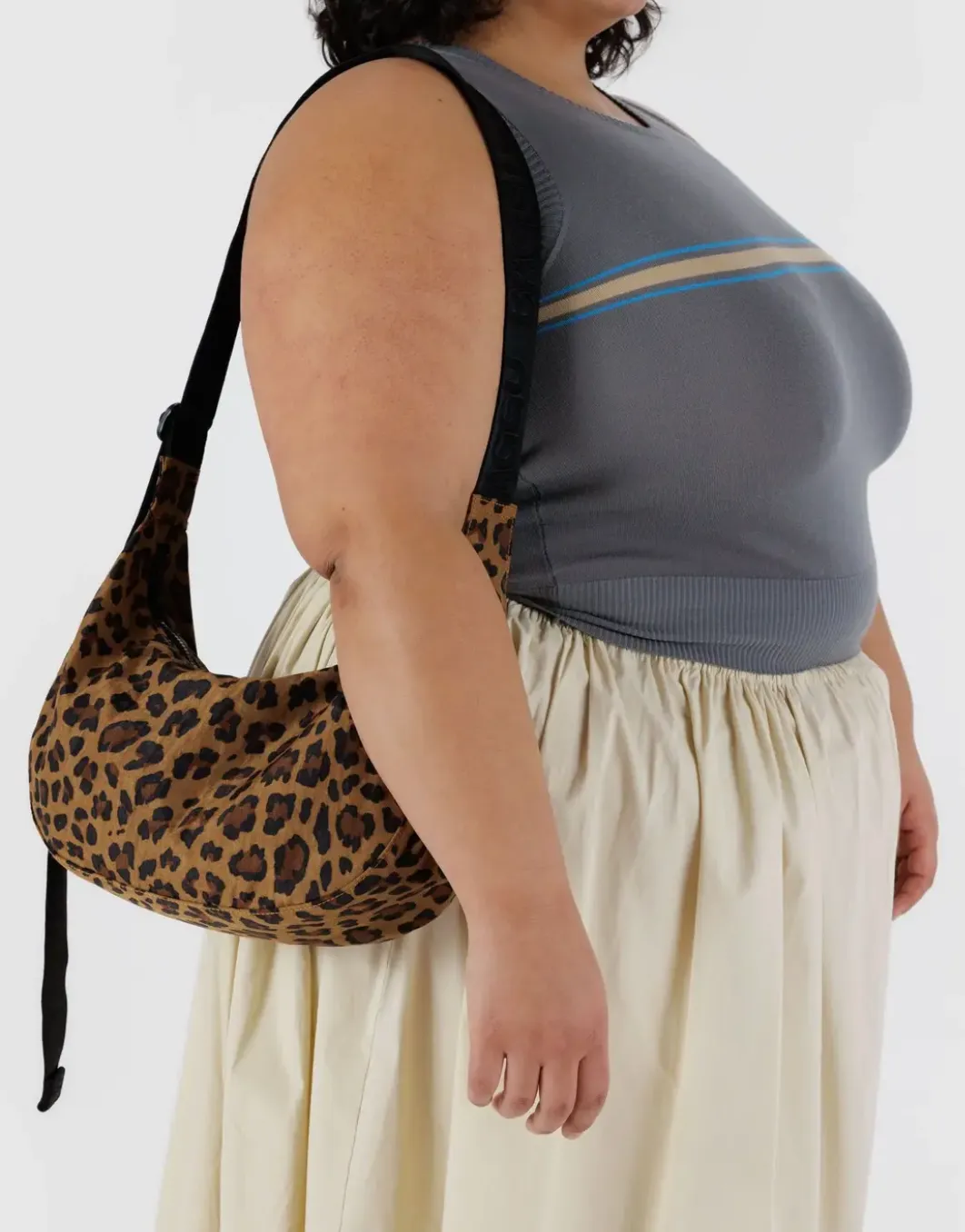 Medium Nylon Crescent Bag Leopard | Baggu